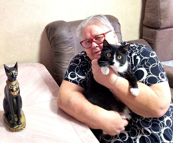 «Без кота и жизнь не та: пушистые друзья наших подопечных» - фотовыставка о дружбе человека и питомца